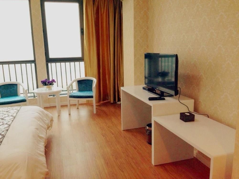 Zhenzhou Lantian Business Hotel Женгжо Екстериор снимка